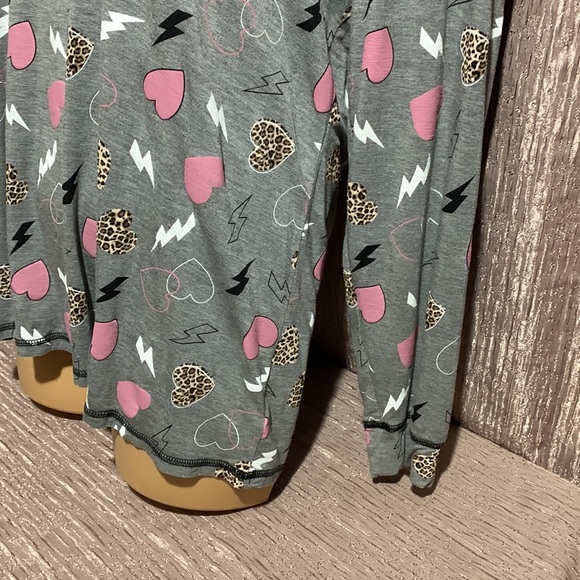 Torrid Top Sleepwear Gray Pink Hearts 2 2X 18-20🌀 - Picture 6 of 15
